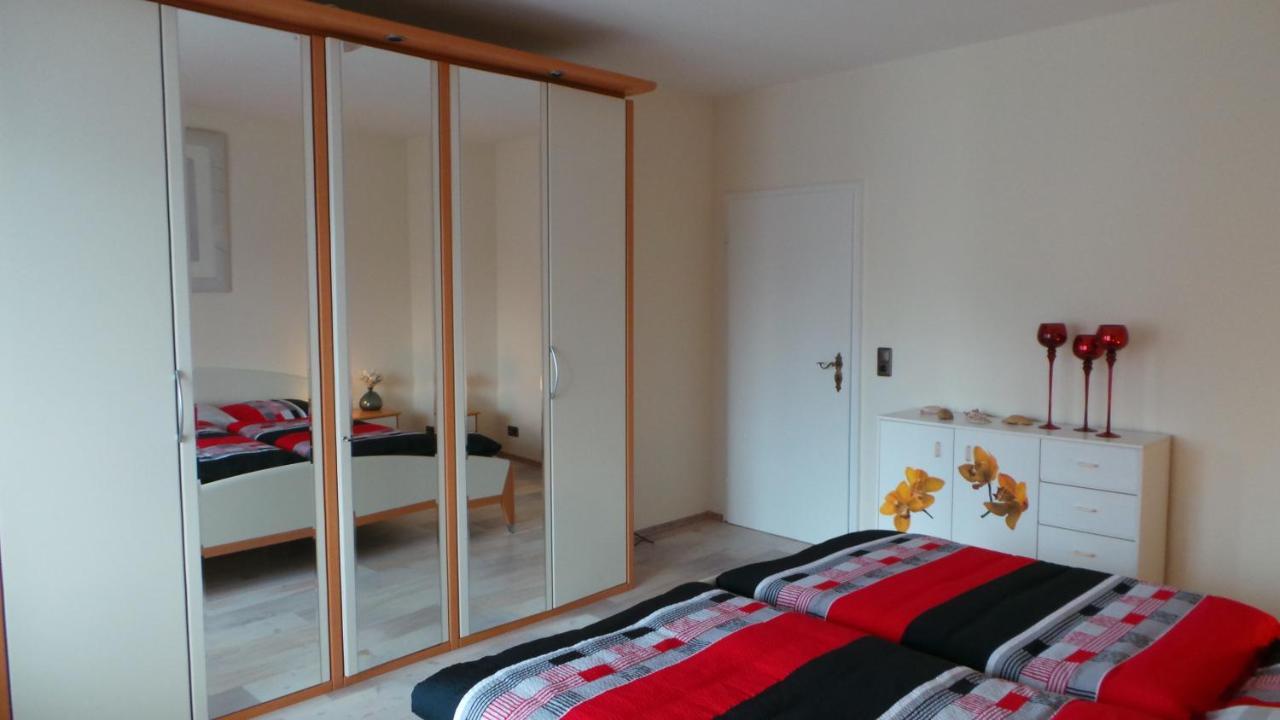 Ferienwohnung Ferien im Reetdachhaus Berumerfehn Exterior foto