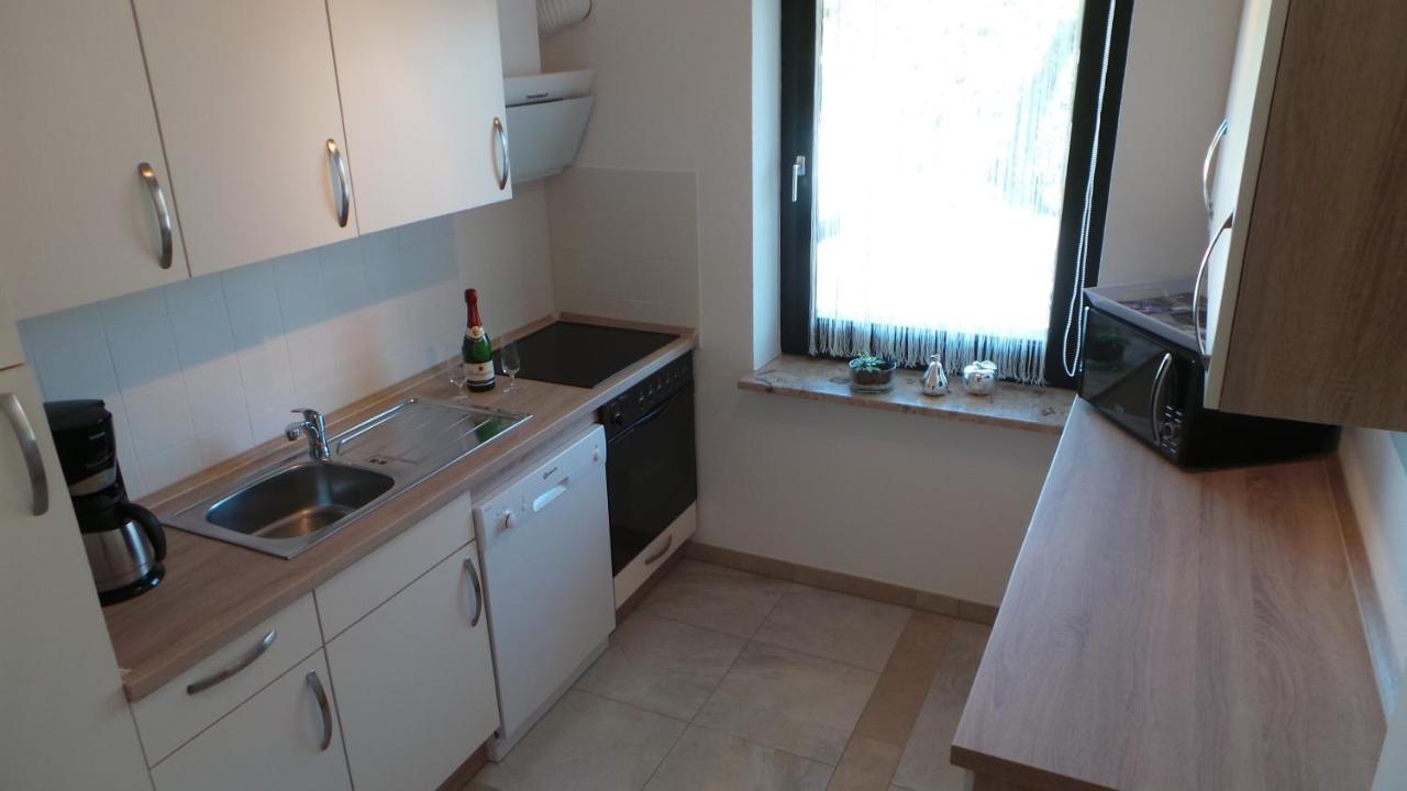 Ferienwohnung Ferien im Reetdachhaus Berumerfehn Exterior foto