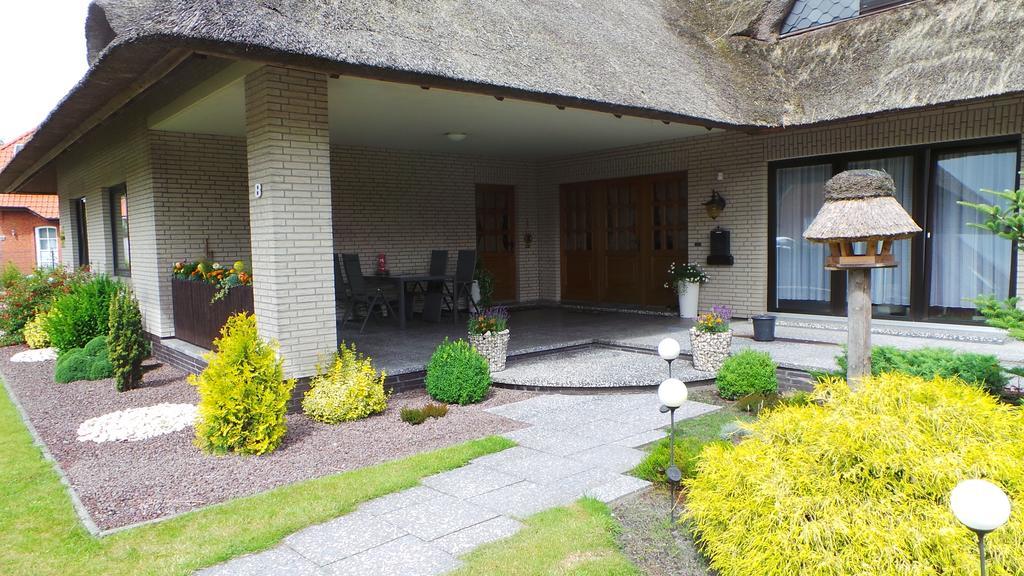 Ferienwohnung Ferien im Reetdachhaus Berumerfehn Exterior foto